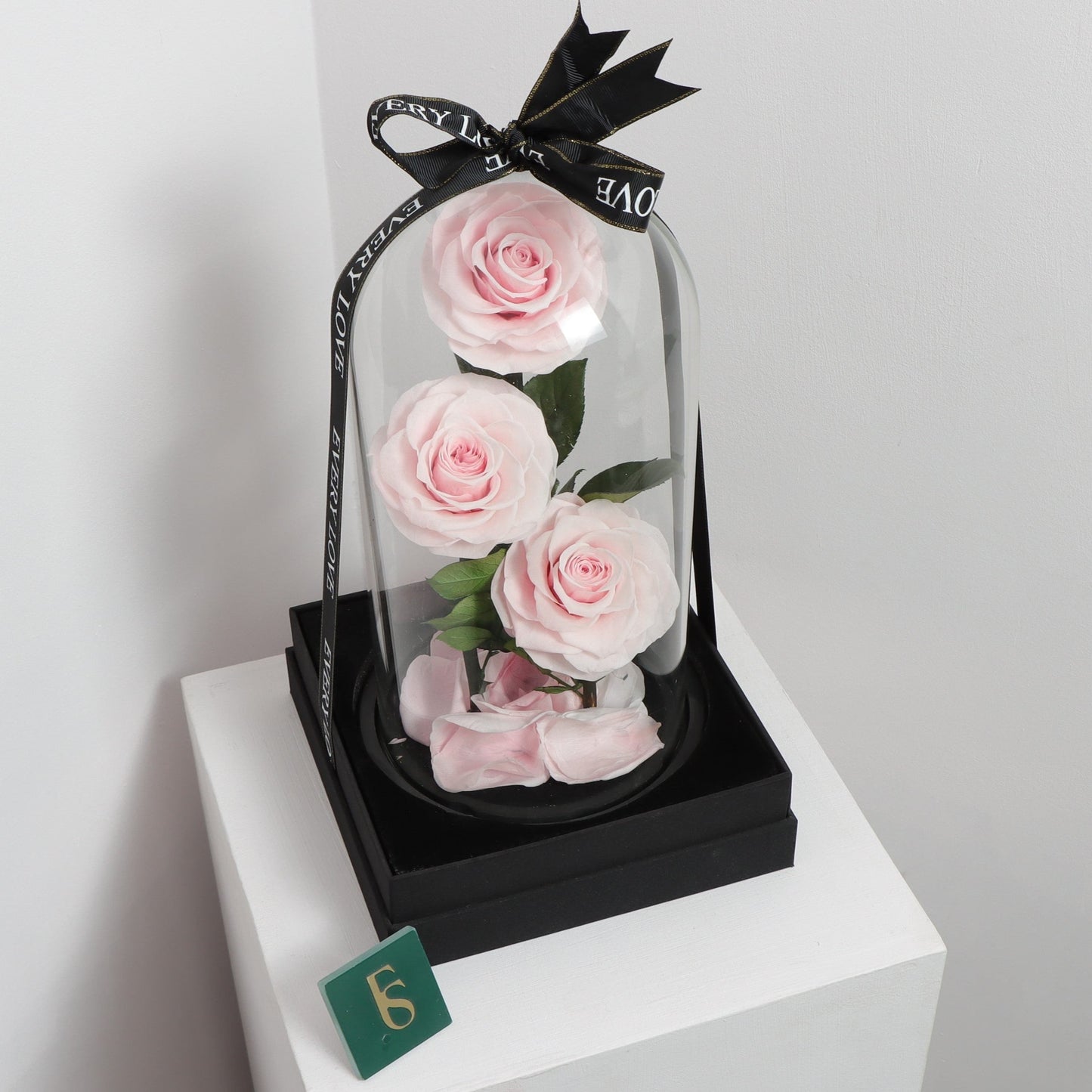 Preserved 3 Stem pink Rose Glass Dome. ( Medium ) D14 X H23cm.