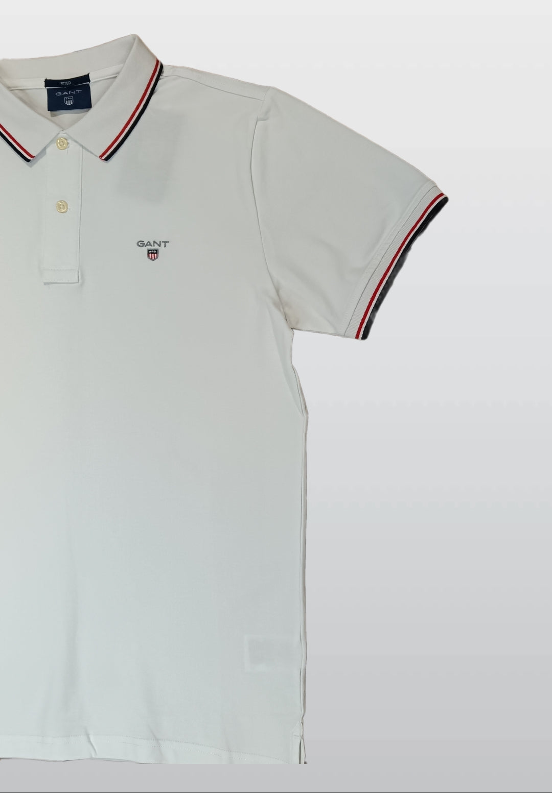 Gant Men’s White Cotton T-Shirt – Classic Casual Tee