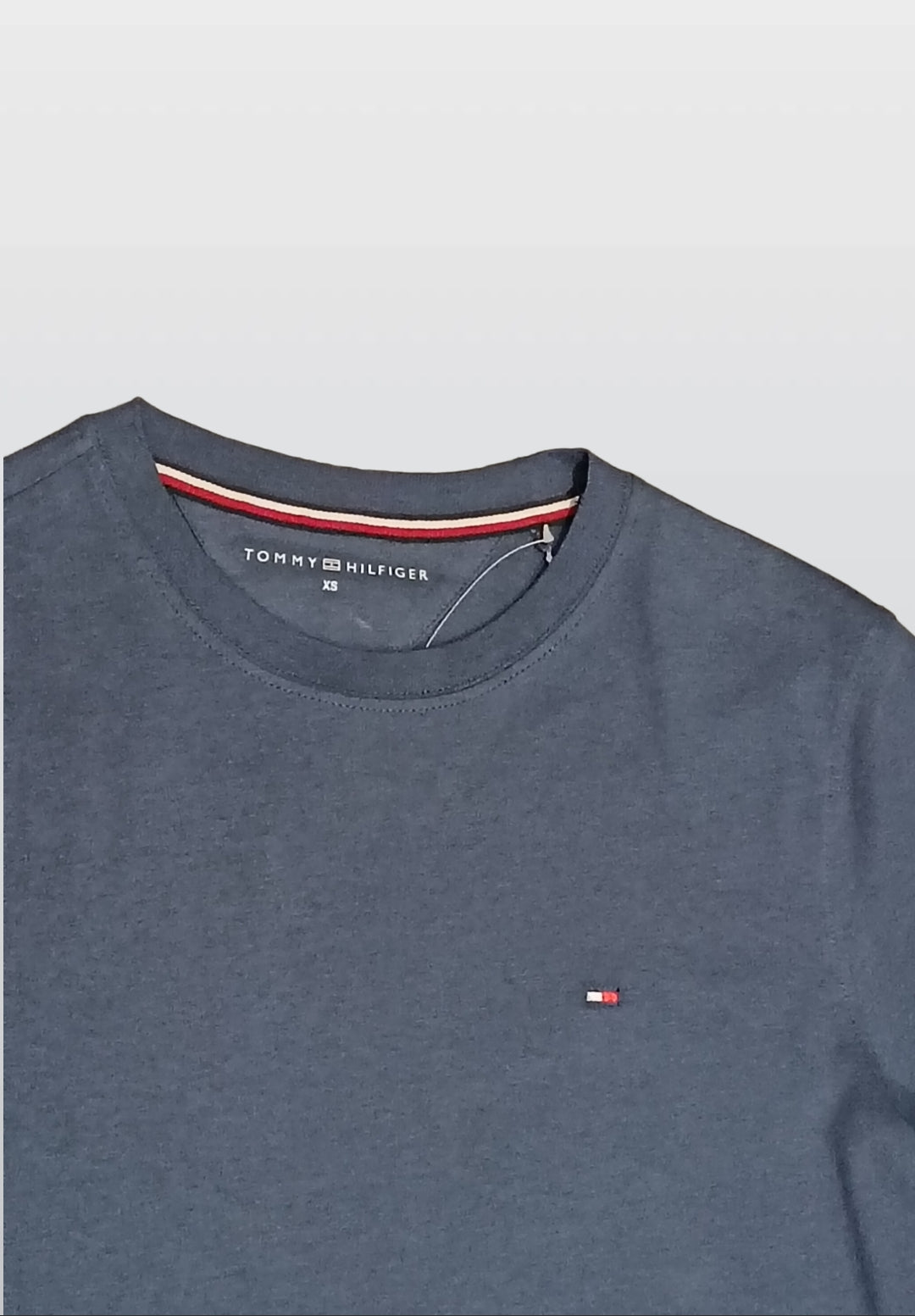 Tommy Jeans Men’s T-Shirt – Dusty Blue M7 | Classic Casual Style